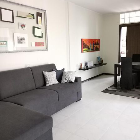 You Welcome Apt Apartment Elmas ภายนอก รูปภาพ